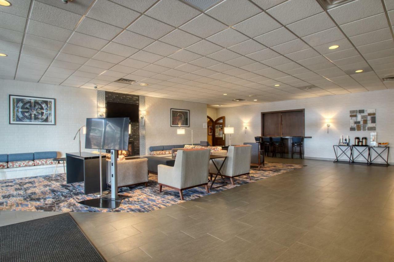 Radisson Hotel And Conference Center פונד דו לאק מראה חיצוני תמונה